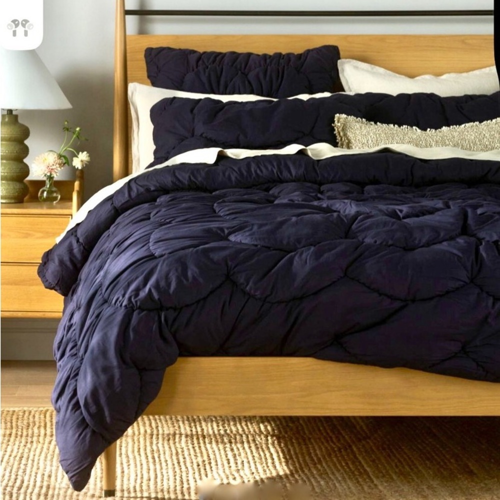Anthropologie King Skylar Quilted Comforter including 2 Pillow Shams